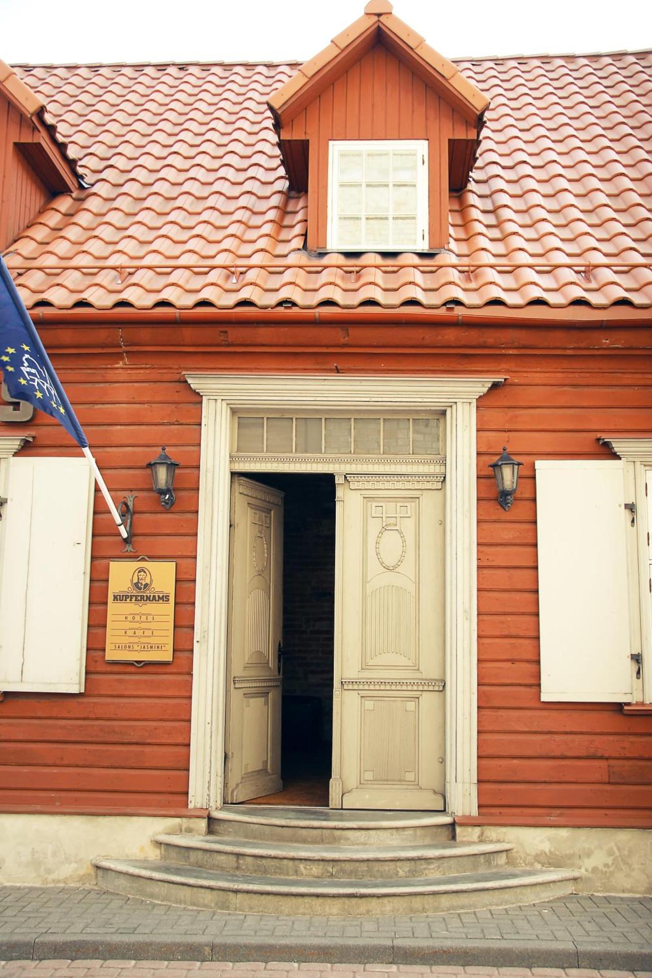 Kupfernams Hotel Ventspils Bagian luar foto