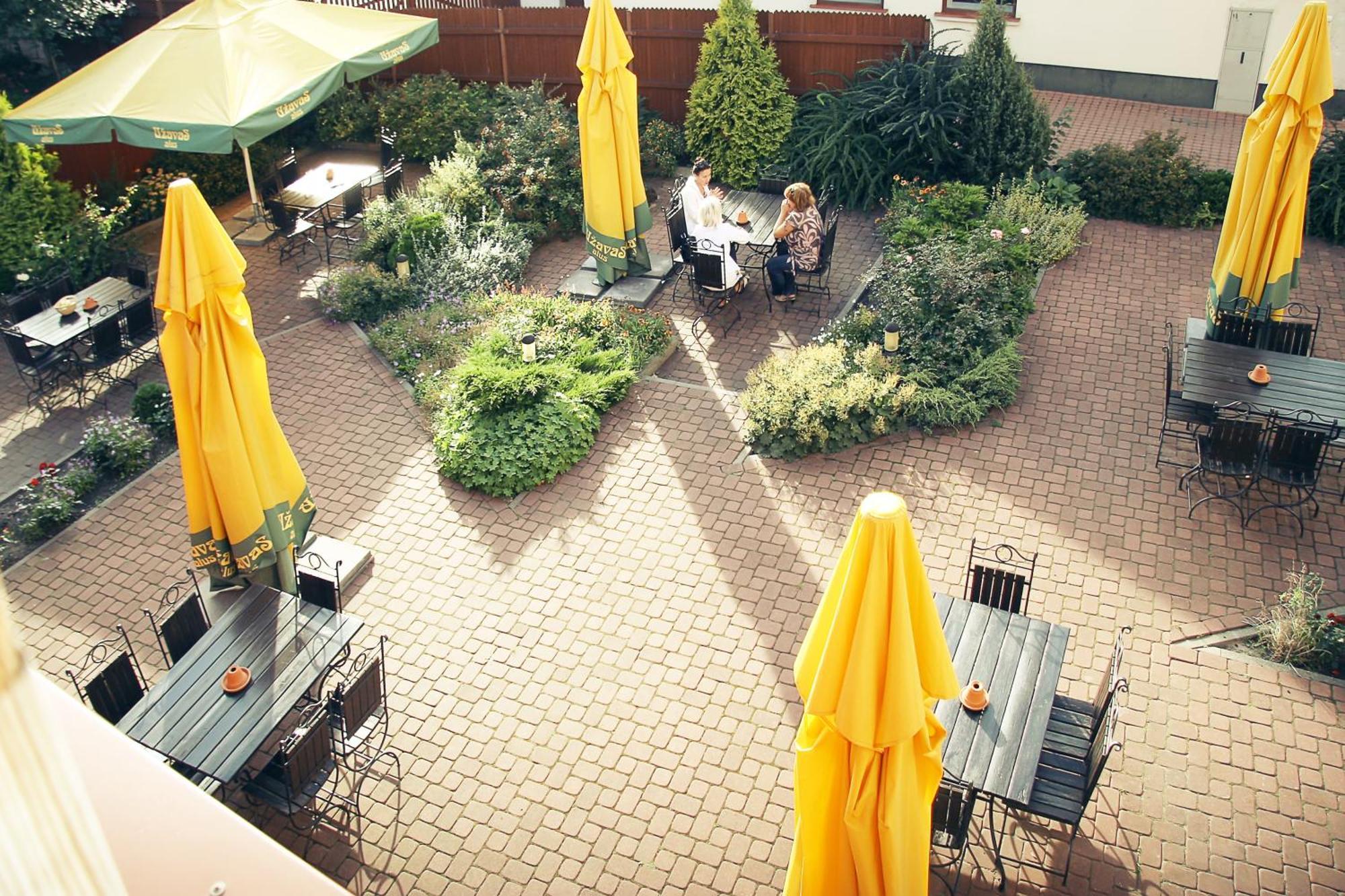 Kupfernams Hotel Ventspils Bagian luar foto